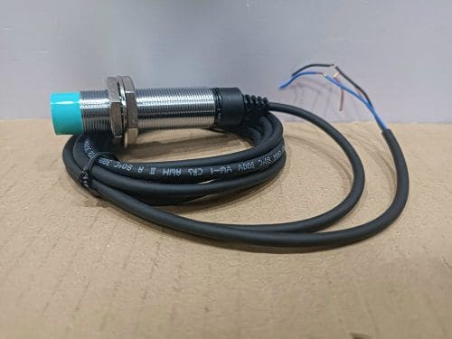 cảm biến tiệm cận 3 dây